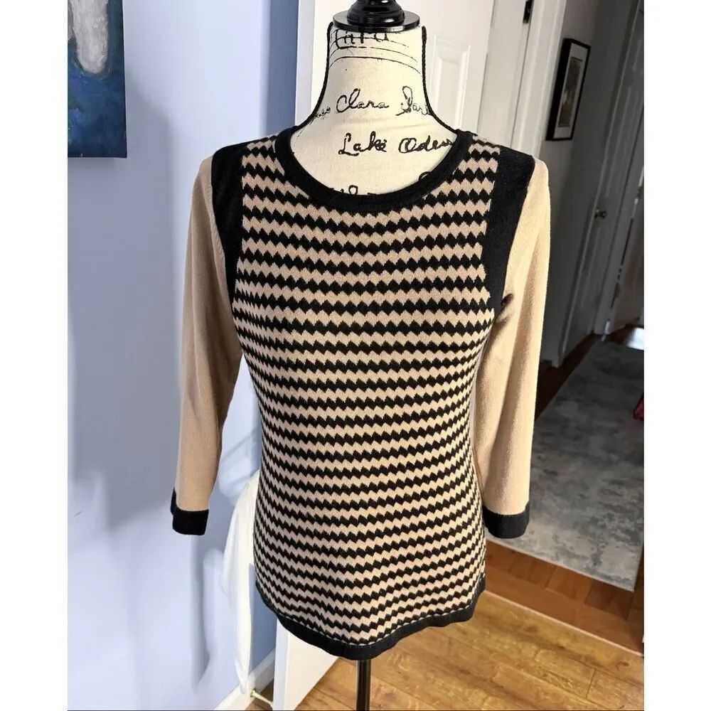 The Limited Women's Size Medium 3/4 Sleeve Black Tan Chevron Print Blouse Top